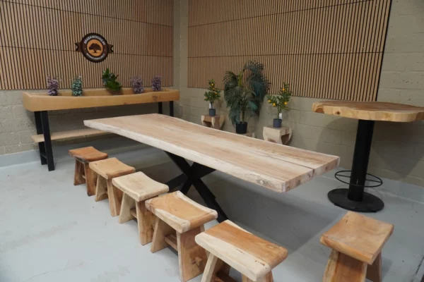 Table en bois de suar massif - L300cm L85/112cm – Image 2