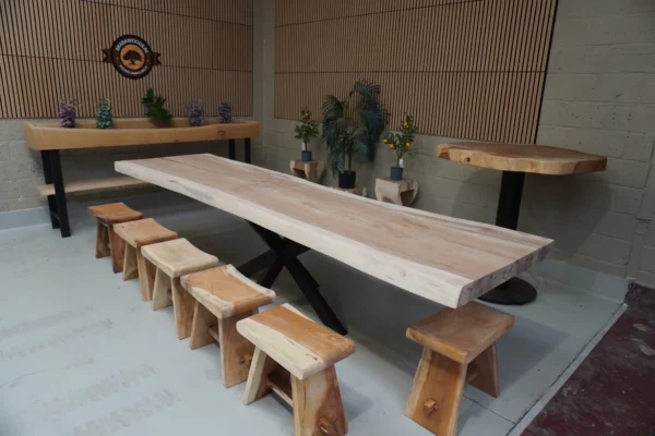 Table en bois de suar massif - L350cm L84/95cm – Image 2