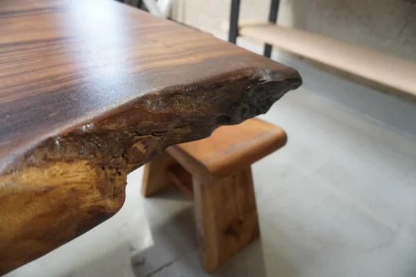Table en bois de suar massif - L200cm L96/100cm – Image 18