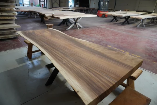 Table en bois de suar massif - L240cm L93/105cm – Image 15